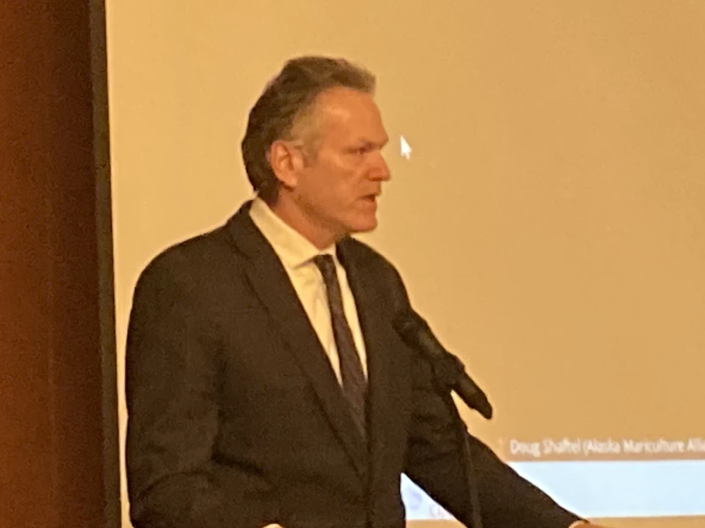 Governor Dunleavy addressing the group