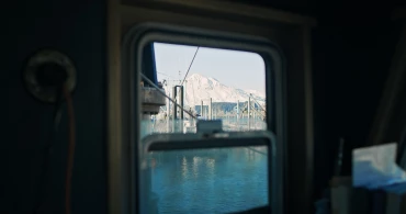 202003_BOAT WINDOW_01_CF-Web - Medium